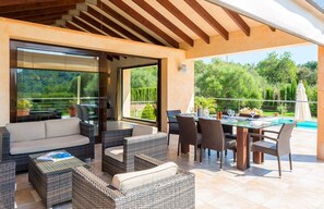 Outdoor dining - S'Arieta - Four Bedroom Villa, Sleeps 8 (Mallorca)