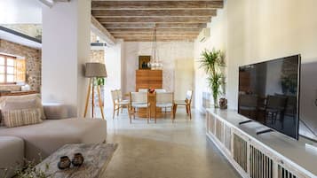 Smart-TV, Tischtennisplatte