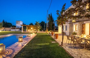 صورة غير مصنفة، 3 من 34، زرّ