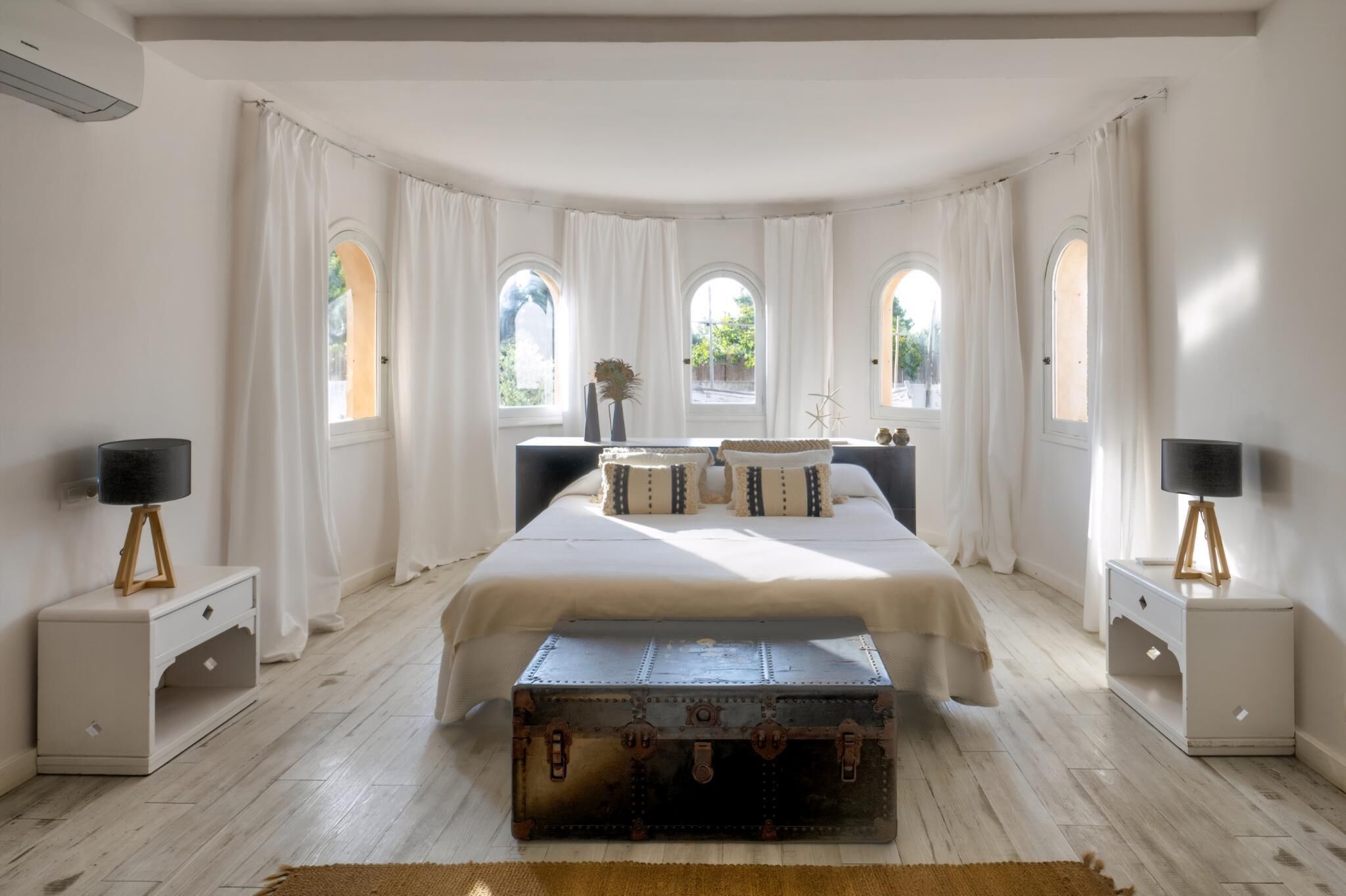 4 soverom, strykejern/-brett, wi-fi (inkludert) og sengetøy