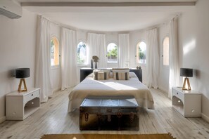 4 quartos, ferros/tábuas de passar roupa, Wi-Fi de cortesia