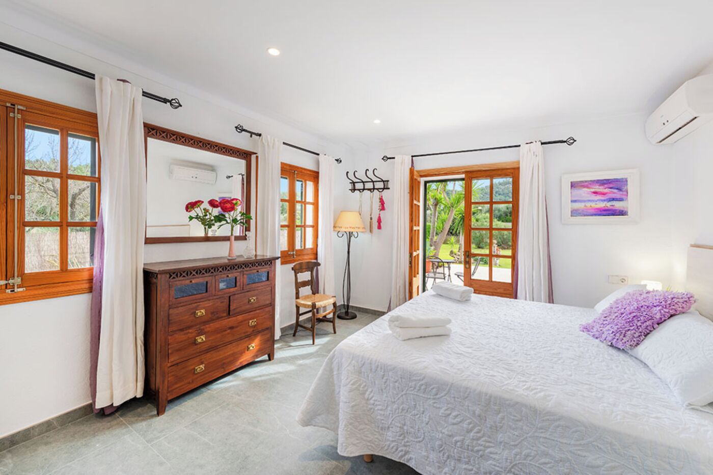 2 slaapkamers, een kluis op de kamer, een strijkplank/strijkijzer