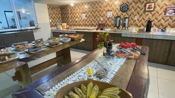 Free daily buffet breakfast