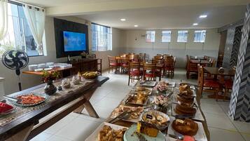 Desayuno buffet incluido todos los días