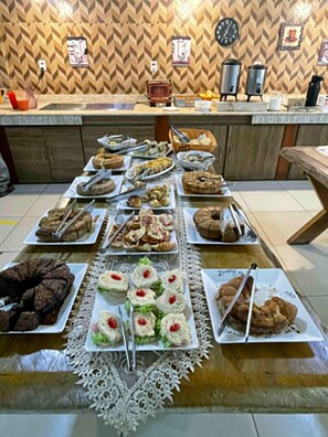 Tägliches inbegriffenes Frühstücksbuffet