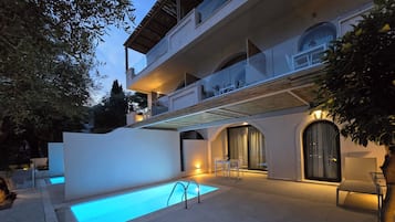 Suíte luxo, piscina particular, vista para o mar | Terraço/pátio