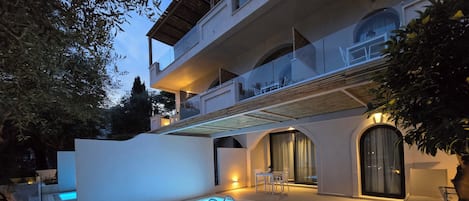 Suite Deluxe, alberca privada, vista al mar | Terraza o patio