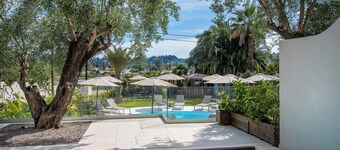 Loadstar Rooms & Suites 