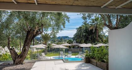 Loadstar Rooms & Suites