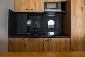Standard Suite, Sea View | Private kitchen