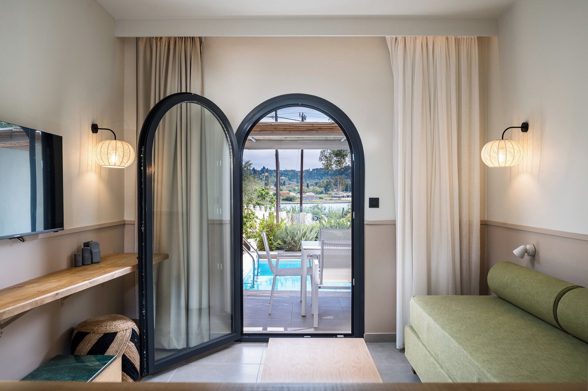 Phòng Suite Deluxe, hồ bơi riêng, quang cảnh biển | Bộ đồ giường kháng dị ứng, két bảo mật tại phòng, phòng cách âm 