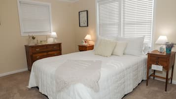 2 habitaciones, escritorio, tabla de planchar con plancha y wifi