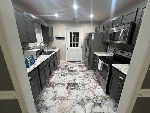 Cozy 3 bed 2 bath close to tennis courts, Berry College, mall, movie theater