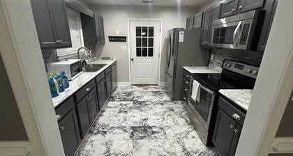 Cozy 3 bed 2 bath close to tennis courts, Berry College, mall, movie theater