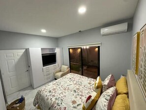 3 bedrooms, in-room safe, free WiFi, bed sheets