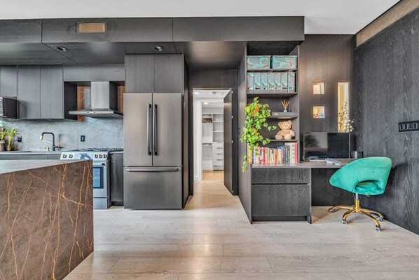 Fridge, microwave, oven, stovetop