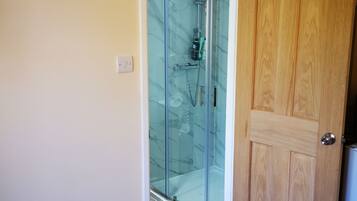 Cabin | Bathroom | Shower, towels