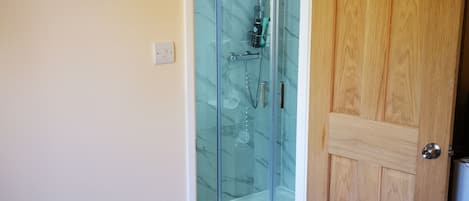 Cabin | Bathroom | Shower, towels