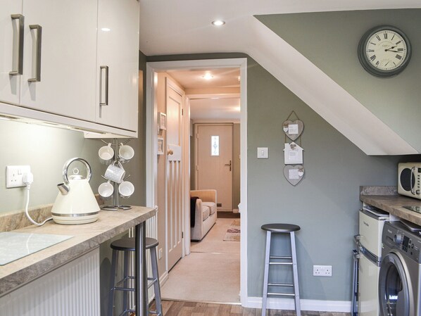 Interior - A cosy mid terrace dog friendly cottage in the heart of the village. (York)