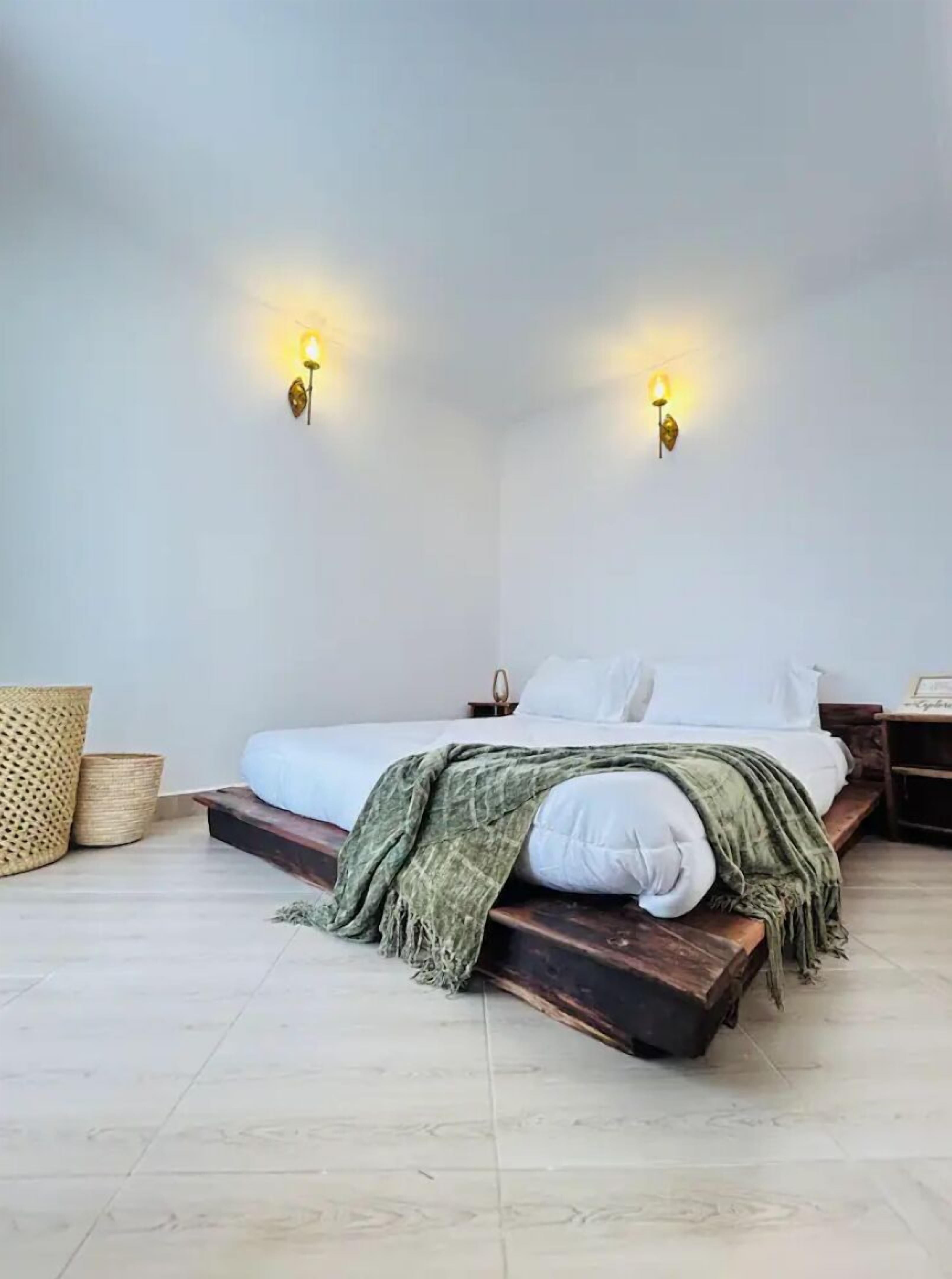 3 chambres, fer et planche à repasser, Wi-Fi gratuit, draps fournis