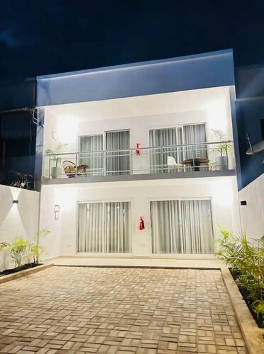 The Prime Escape Rustic experience at this centrally-located home.

