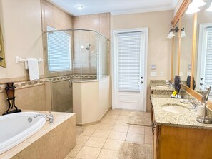 Hair dryer, towels - RR7510 – Luxury 6BR Villa w/ Pool, Hot Tub & Game Room on Reunion Golf Course (Kissimmee)