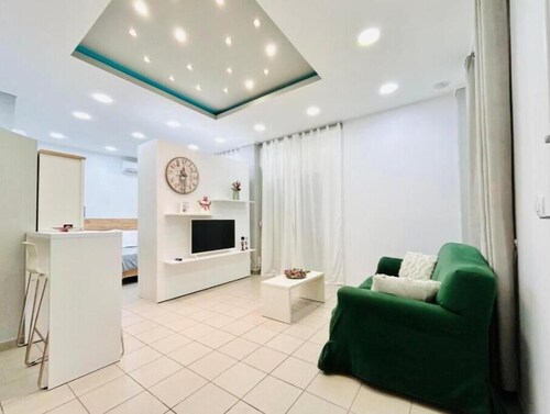 Ithaca: Apartment with independent entrance