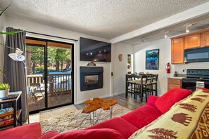 Télévision, cheminée