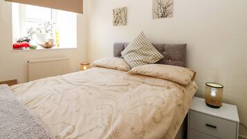 2 bedrooms, individually decorated, individually furnished, free WiFi