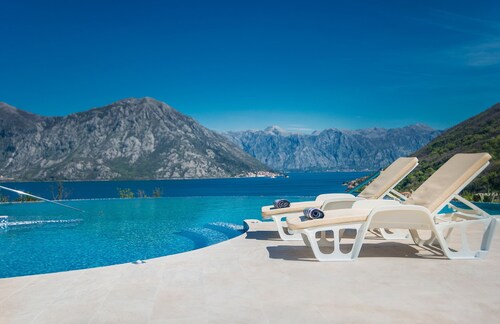 Lavender Bay Resort, 4 Personen 75 m2 Wohnung G8, Morinj, Montenegro