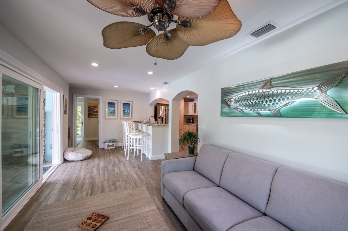 Photo 5 of Sleeps 14, Close to Downtown, Beautiful home!