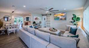 Smart TV, fireplace