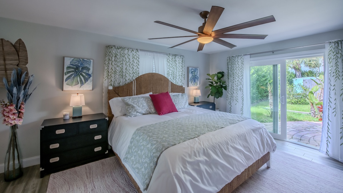 Photo 20 of Sleeps 14, Close to Downtown, Beautiful home!