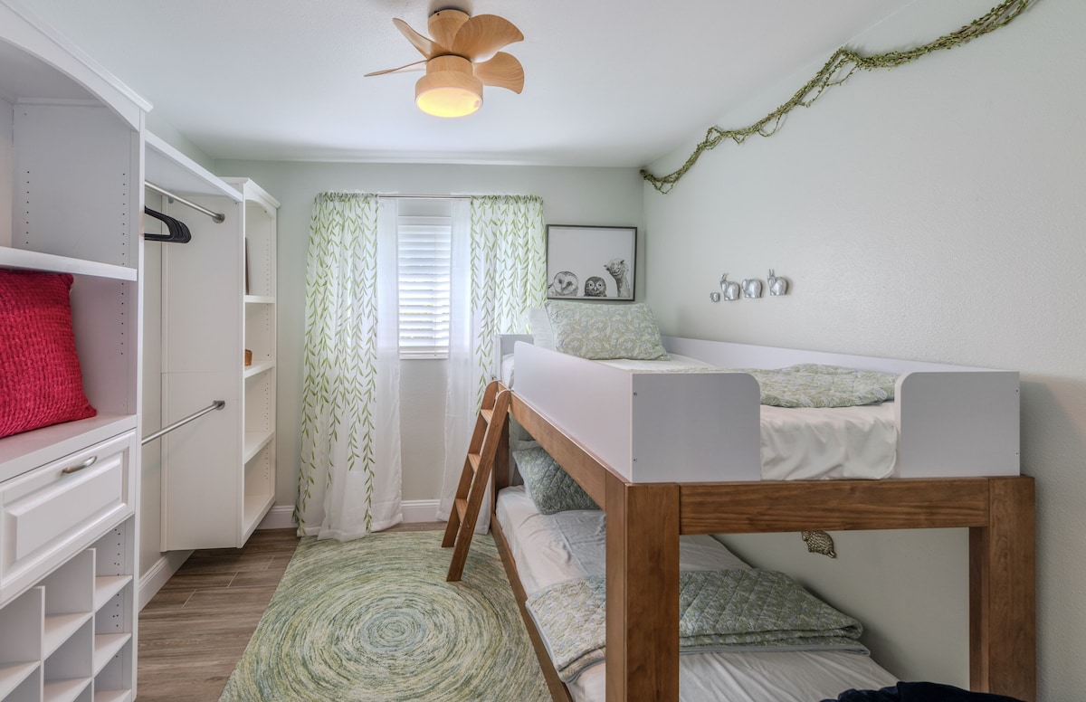 Photo 24 of Sleeps 14, Close to Downtown, Beautiful home!