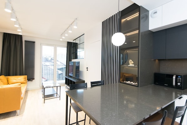 Repas dans la chambre