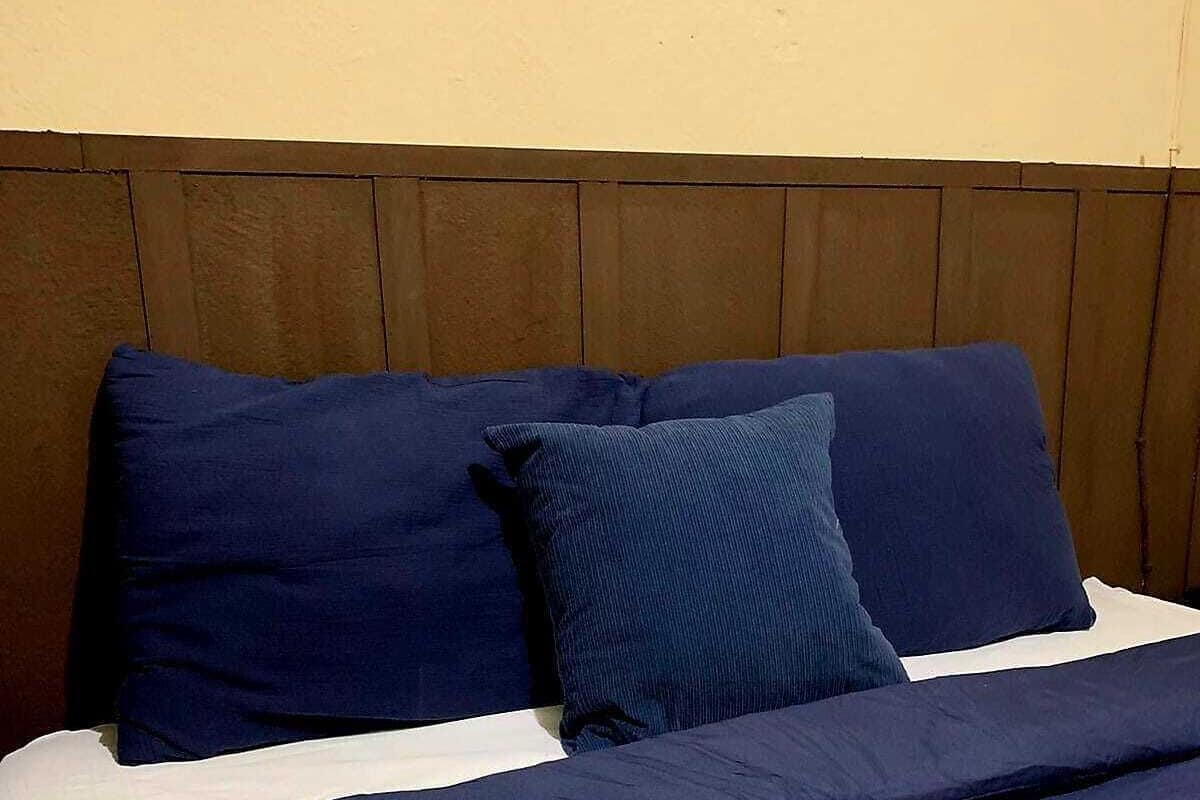 Classic Room, 1 Bedroom, Shared Bathroom | Hypo-allergenic bedding, down comforters, pillowtop beds