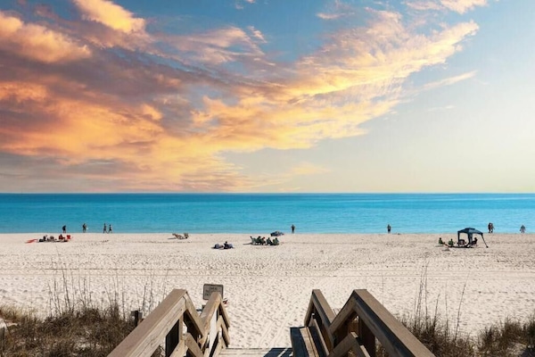 Beach nearby, sun loungers, beach towels