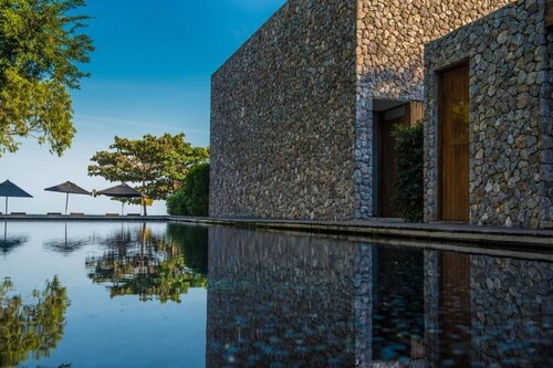 Deluxe Oceanfront Pool Villa - Tolani Resort Kui Buri

