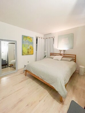 3 slaapkamers, een strijkplank/strijkijzer, wifi, beddengoed