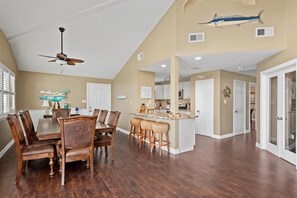 Dining - Beachfront | 5 bedroom (Galveston)
