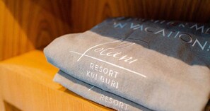 Bidet, towels, soap, shampoo - Luxury Villa with Oceanfront Pool - Tolani Resort Kui Buri (Muang)