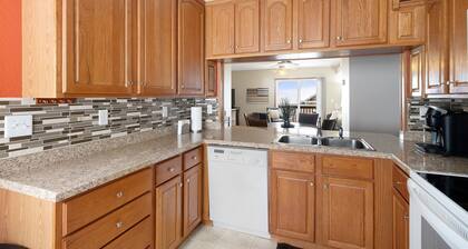 Updated-100Mbps-Smart TV-3 TVs-Full Kitchen-W/D