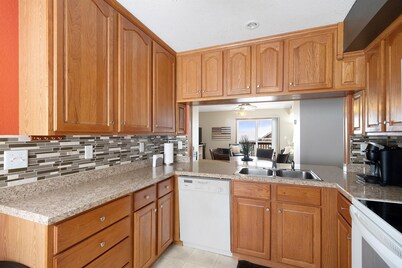 Updated-100Mbps-Smart TV-3 TVs-Full Kitchen-W/D