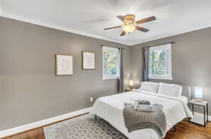 3 室のベッドルーム、WiFi、ベッドシーツ