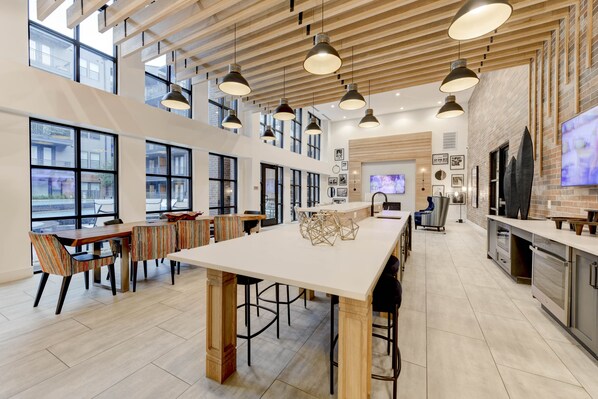 Dining - Best stylish place called home@downtownATX (Austin)