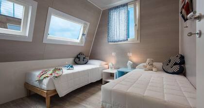 Tranquil Marina Azzurra Resort House Boat 2BR Sleeps 6