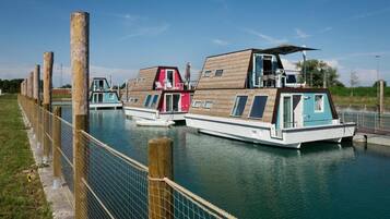 House, 2 Bedrooms, Balcony | Marina