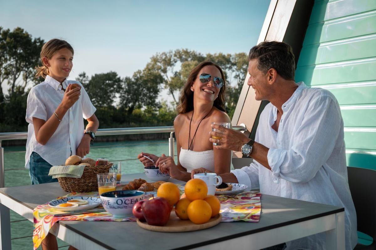 House, 2 Bedrooms, Balcony | Outdoor dining