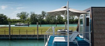Tranquil Marina Azzurra Resort House Boat 2BR Sleeps 6