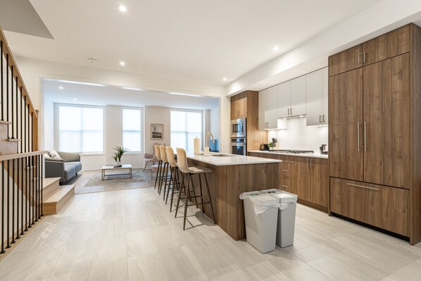 Fridge, microwave, oven, stovetop - Dream Brand-new 3BR House with 2 Free Parking (Markham)